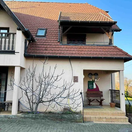 Maison Spacieuse Pres De Avec Parking Et Balcon Rorschwihr