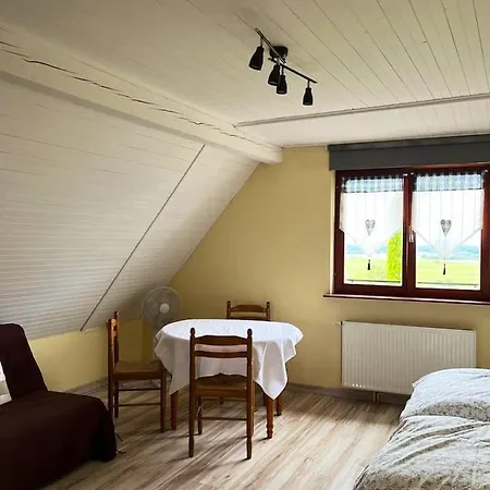 Maison Spacieuse Pres De Avec Parking Et Balcon Сasa de vacaciones