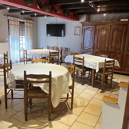Maison Spacieuse Pres De Avec Parking Et Balcon