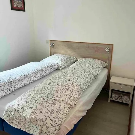 Semesterbostad Maison Spacieuse Pres De Avec Parking Et Balcon *