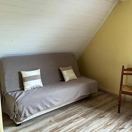 Maison Spacieuse Pres De Avec Parking Et Balcon