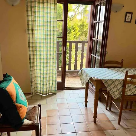 Maison Spacieuse Pres De Avec Parking Et Balcon