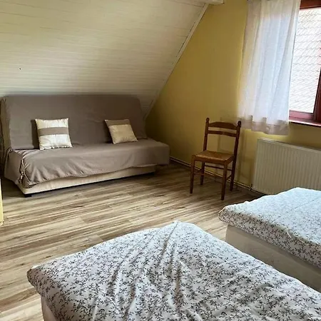 Semesterbostad Maison Spacieuse Pres De Avec Parking Et Balcon